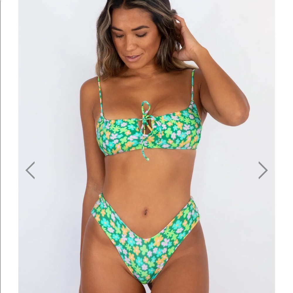 Skatie swimsuit in color Napali, L top and bottoms